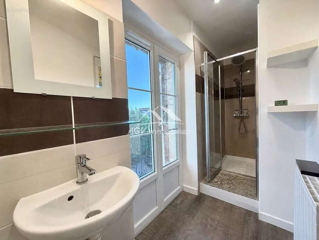 Mas de 220 m² – 6 chambres – Terrain de 1 722 m² – Piscine chauffée - photo 12