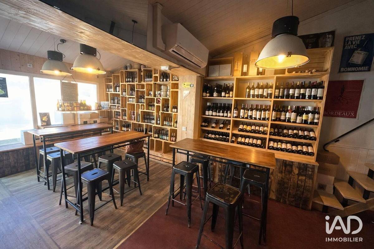 Photo 1 - Commerce à LASCELLE