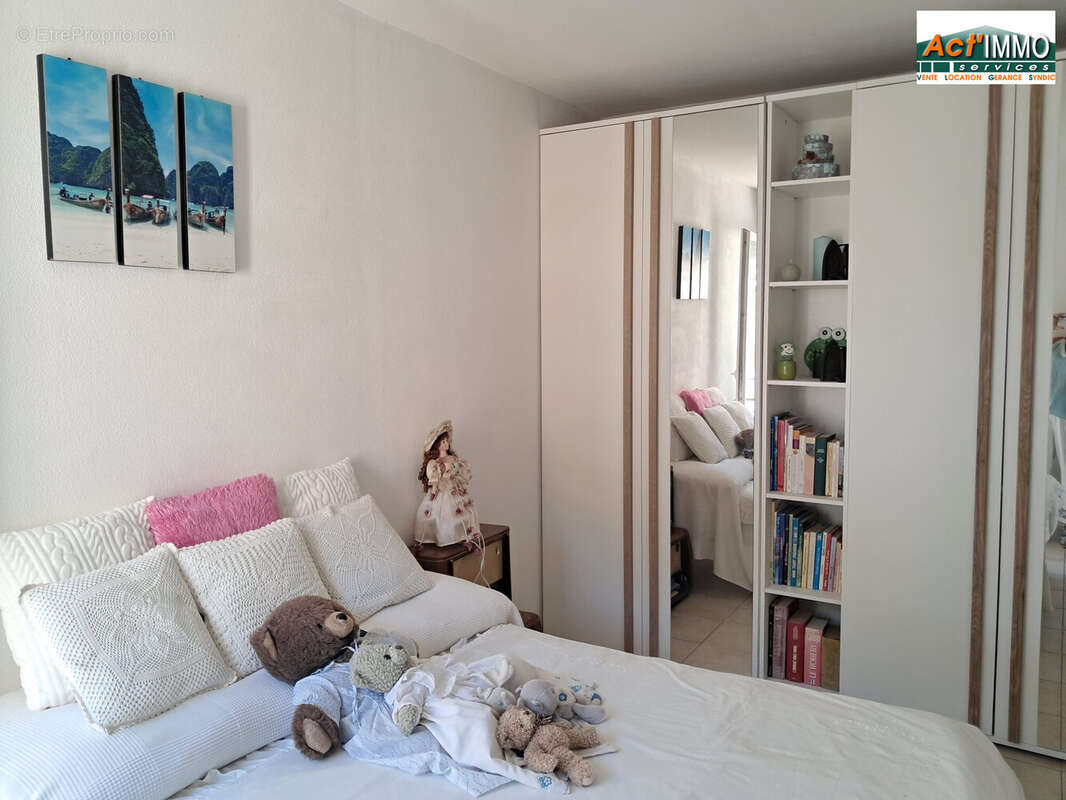 Appartement 42 m² à Istres  - photo 4