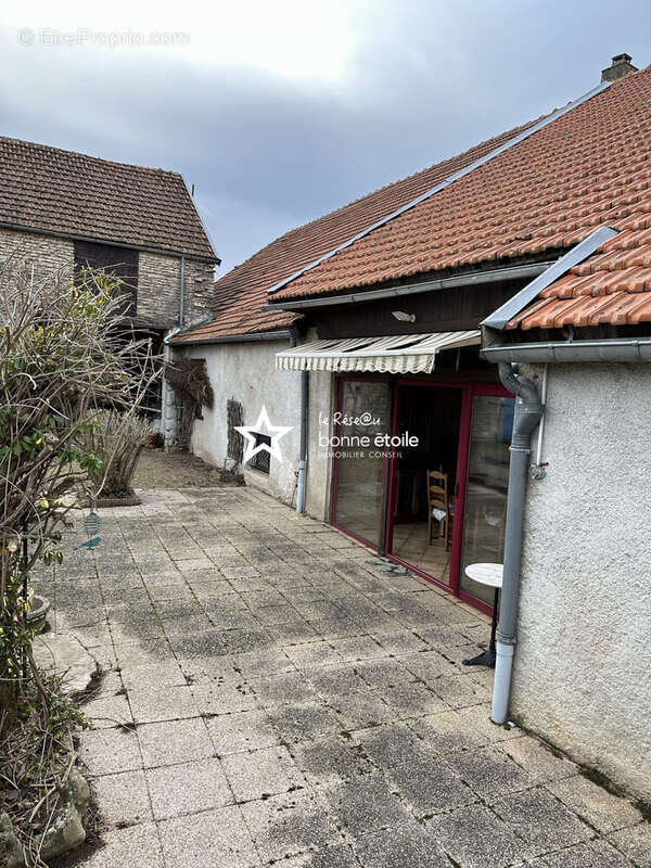 Maison à SEMOUTIERS-MONTSAON