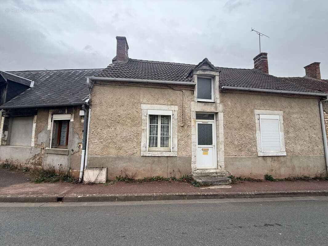 Maison à CHEZAL-BENOIT