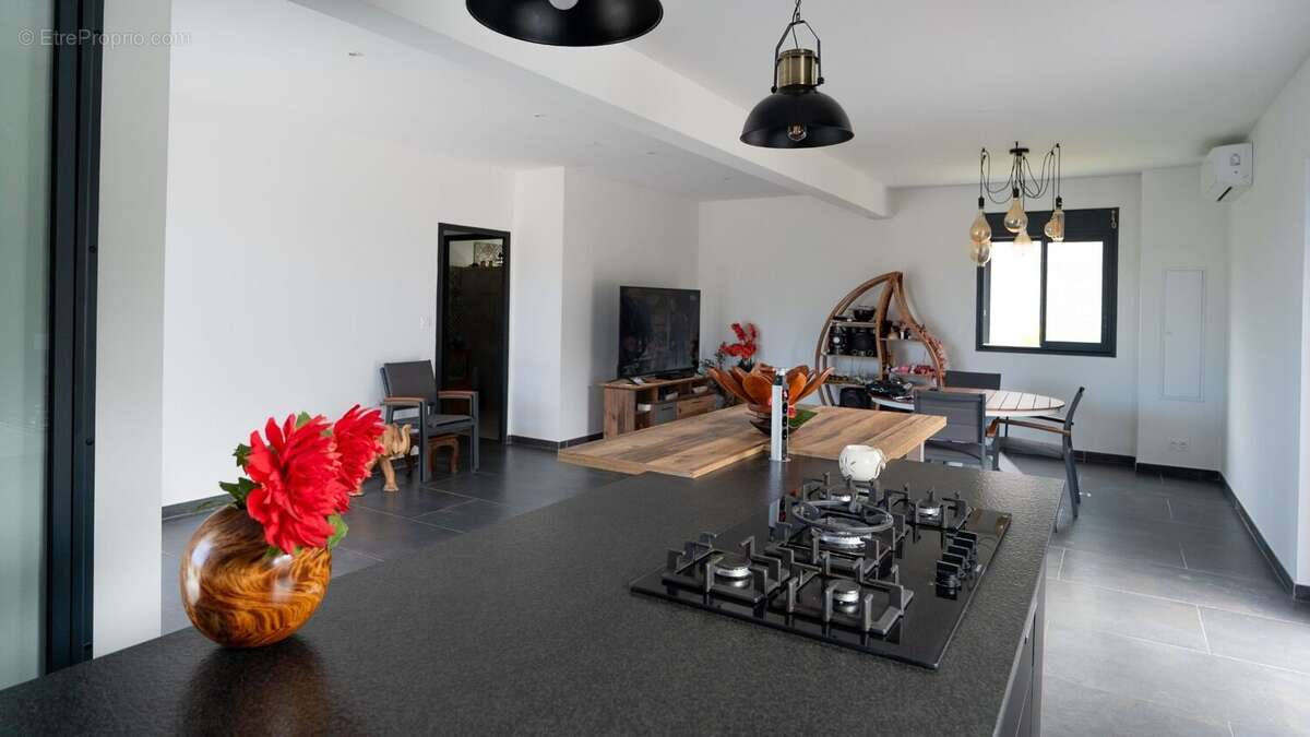 Maison à SAINTE-ROSE