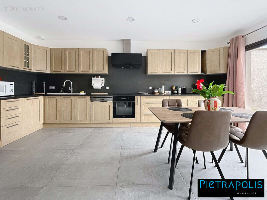 Maison à CRECHES-SUR-SAONE