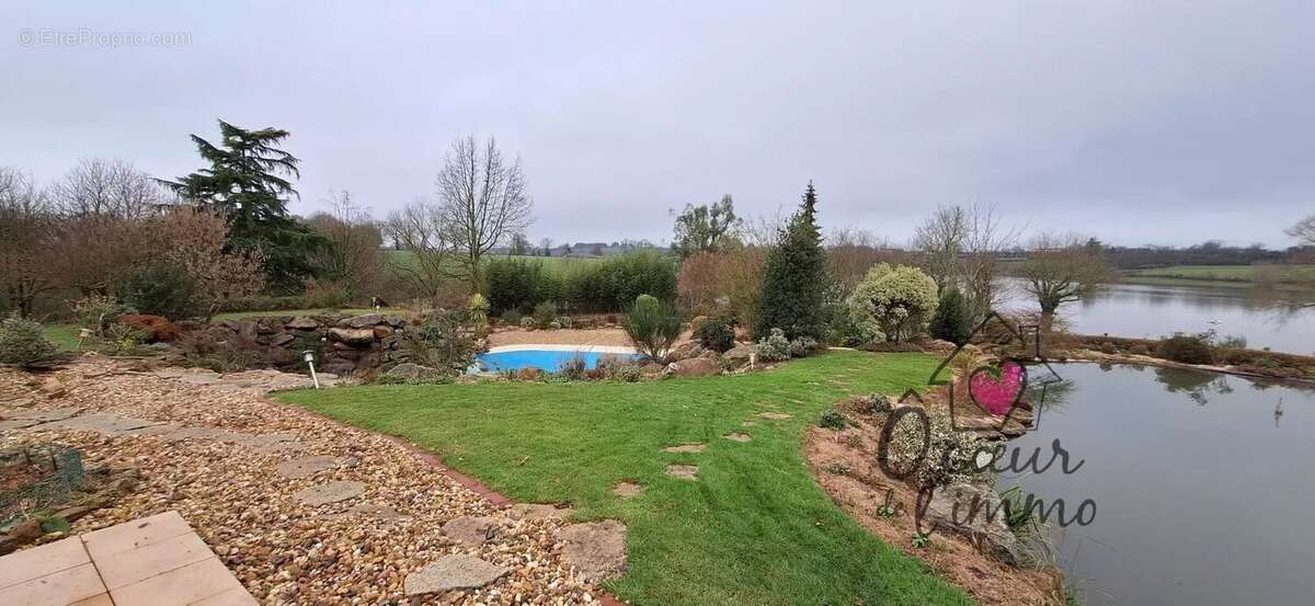 Maison à LA TESSOUALLE