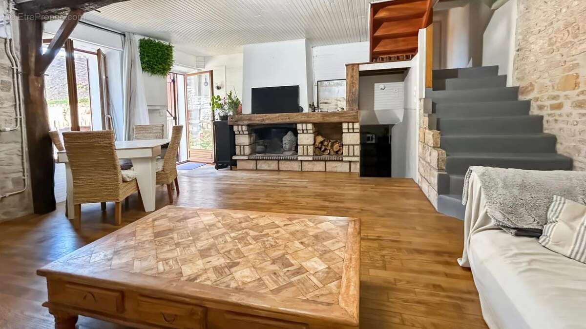 Maison à MONTIGNY-SUR-LOING