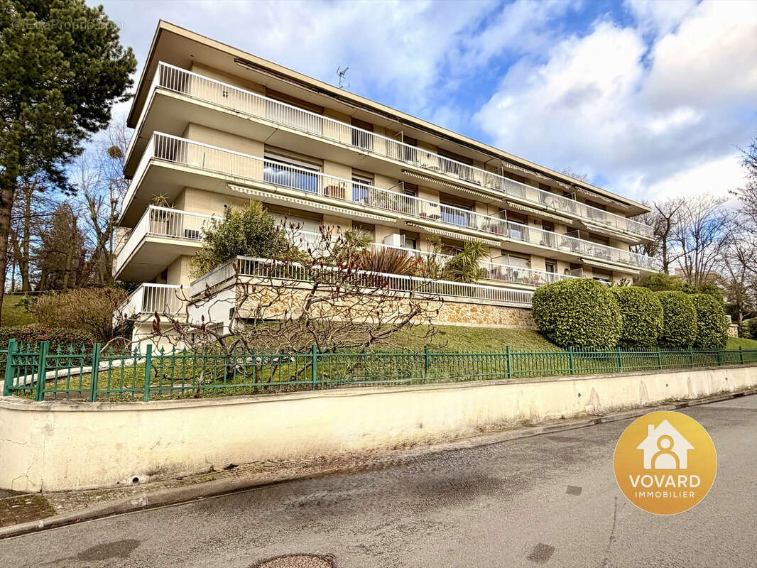 F5 - 3 chambres  de 117 m2 avec terrasse de 74 m2 - photo 3