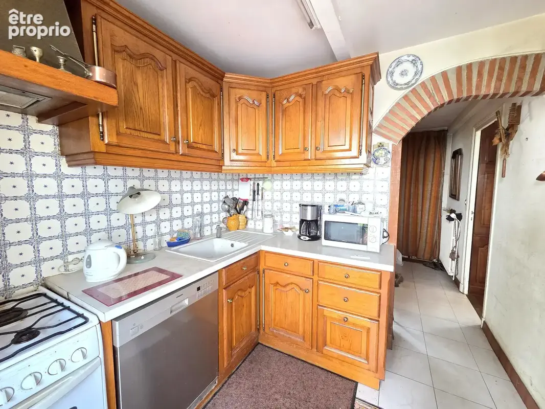 Maison à rénover avec multiples dépendances - photo 10
