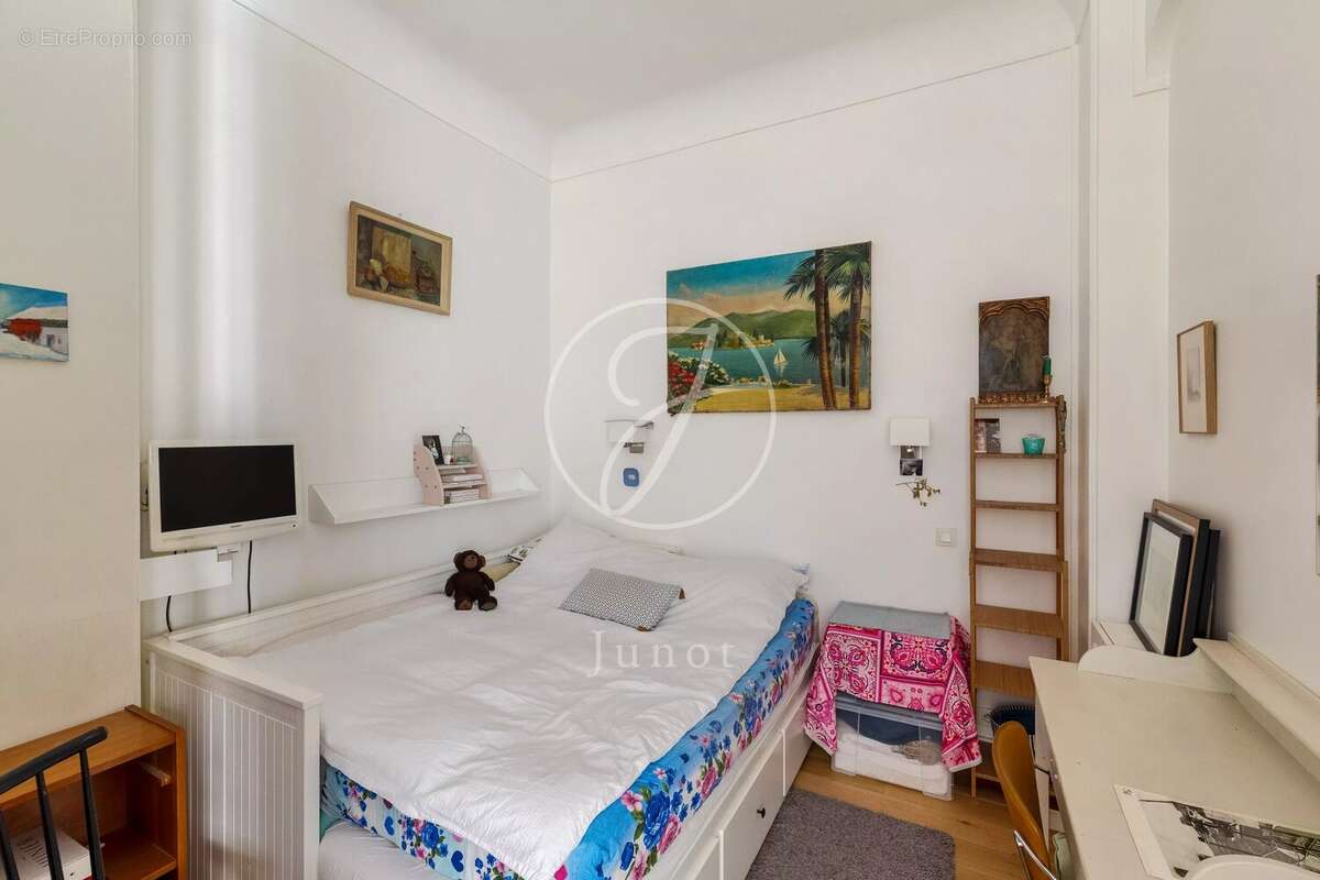Appartement à PARIS-9E