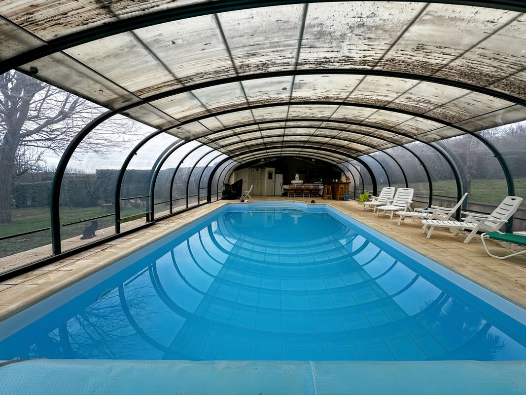 Maison à ROULLET-SAINT-ESTEPHE