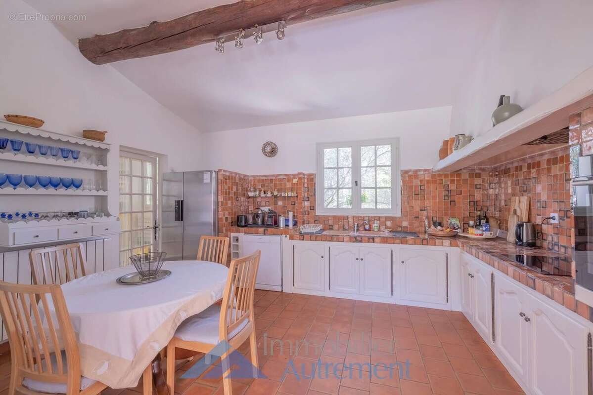 Maison à LE THOLONET