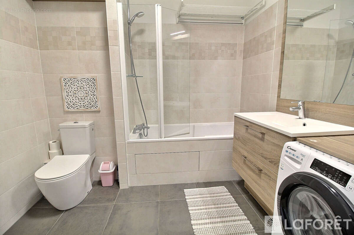 Appartement à LA GARENNE-COLOMBES
