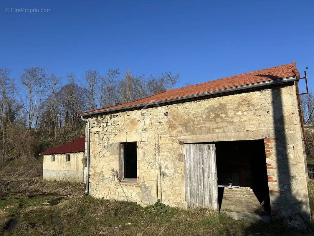 Commerce à BELLENAVES