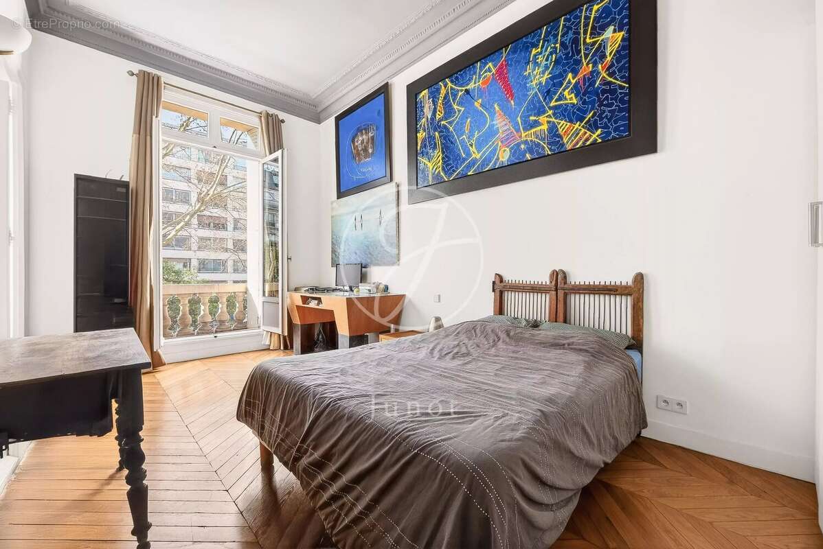 Appartement à PARIS-9E