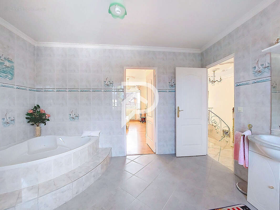 Maison à GOURNAY-SUR-MARNE