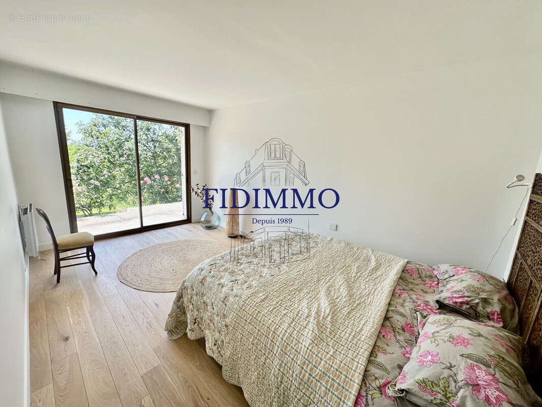 Maison à CHENNEVIERES-SUR-MARNE