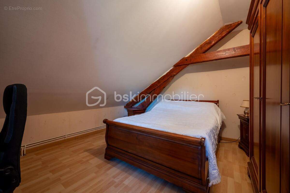 Maison familiale T5 sur +1400 m² de terrain — Prête à accueillir vos projets - photo 13