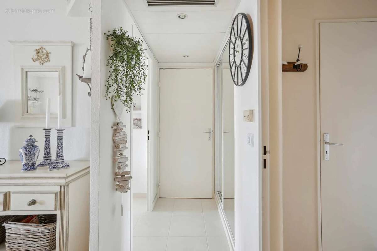 Appartement à MANDELIEU-LA-NAPOULE