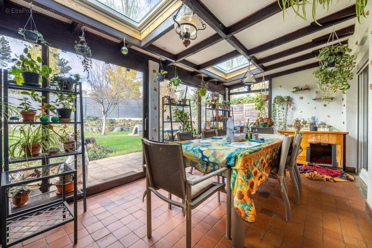 Maison à SAVIGNY-LE-TEMPLE