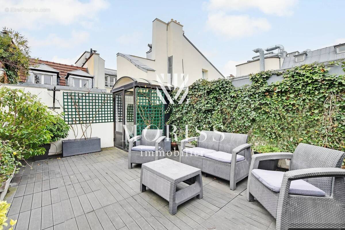 Appartement à PARIS-1E