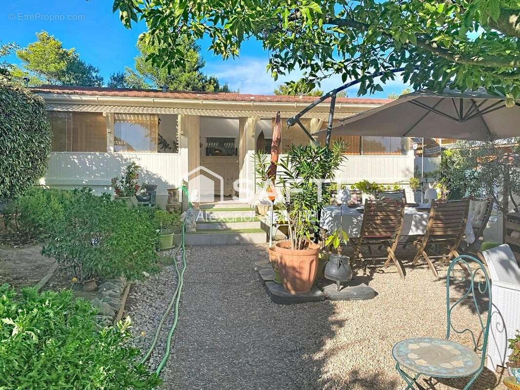 Photo 4 - Maison à LE CASTELLET