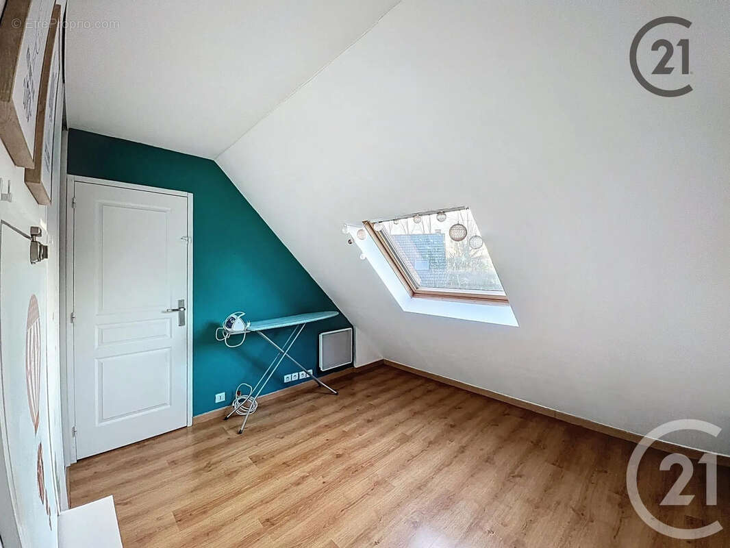 Maison à SAVIGNY-LE-TEMPLE