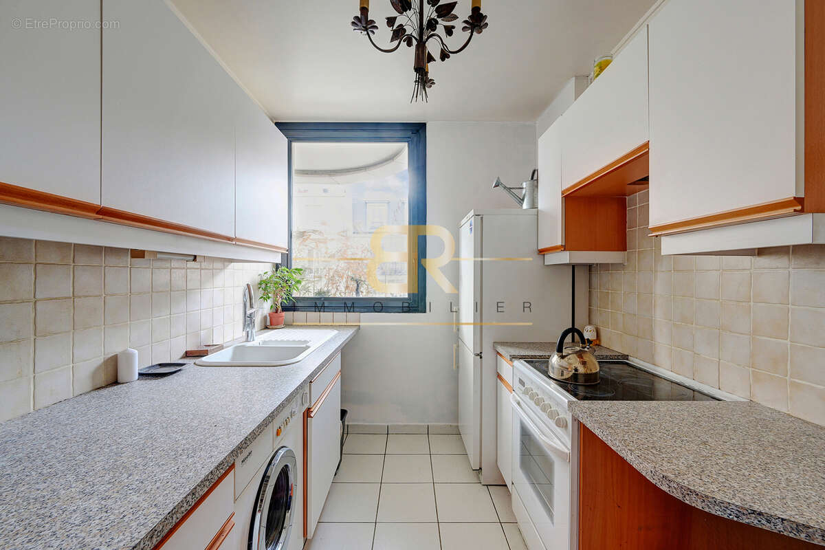 Appartement à PARIS-14E