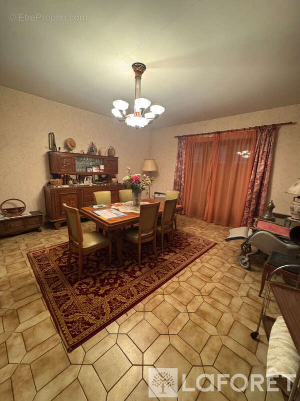 Maison à SAINTE-GAUBURGE-SAINTE-COLOMBE