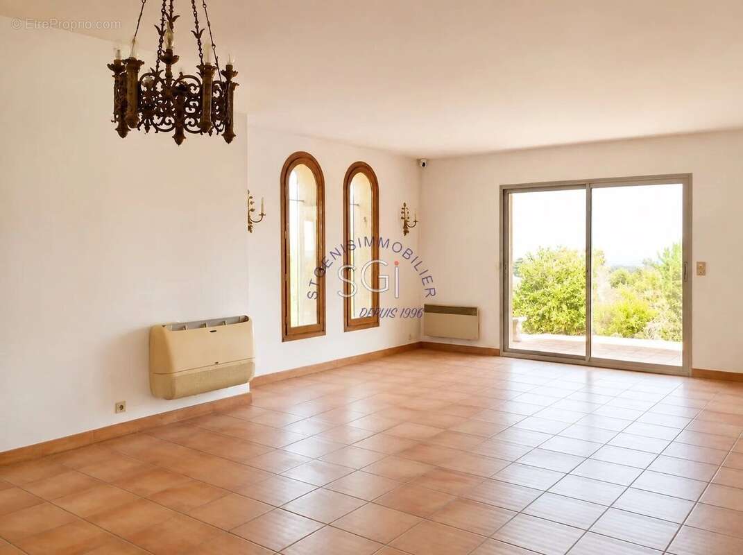 Villa 4 faces R+1 de 184 m2  avec garage, atelier et jardin - photo 7
