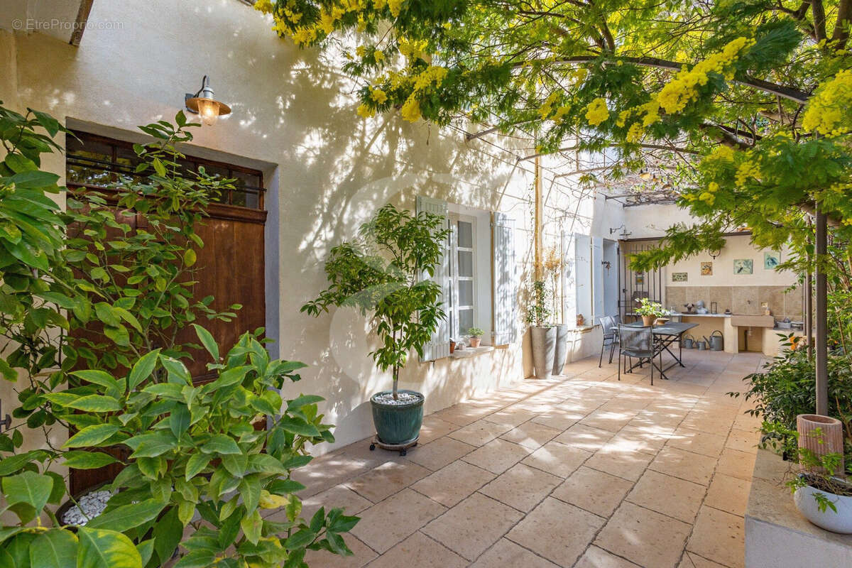 Maison à VAISON-LA-ROMAINE