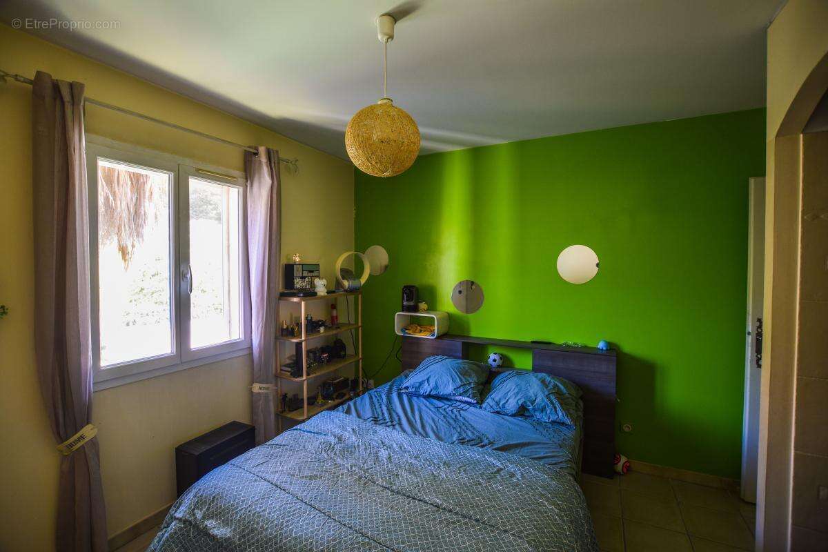 Maison à Vendre à Rochefort du Gard, 5 chambres, piscine - photo 14