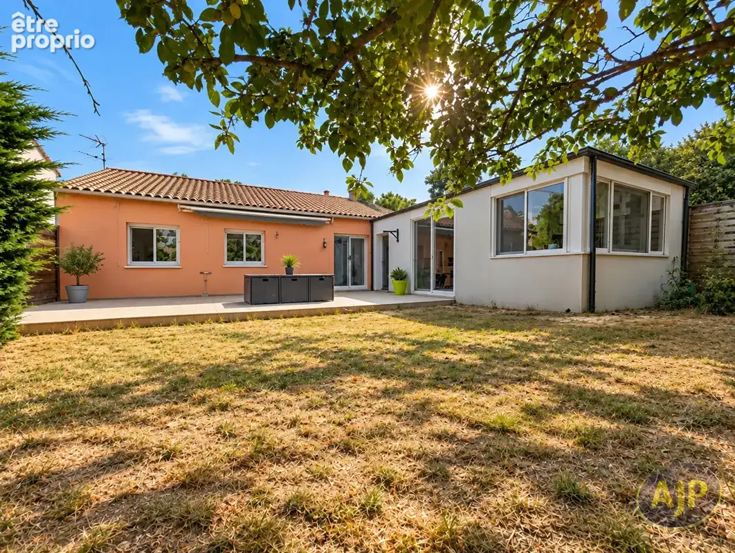 REZÉ - Maison 4 chambres - photo 1
