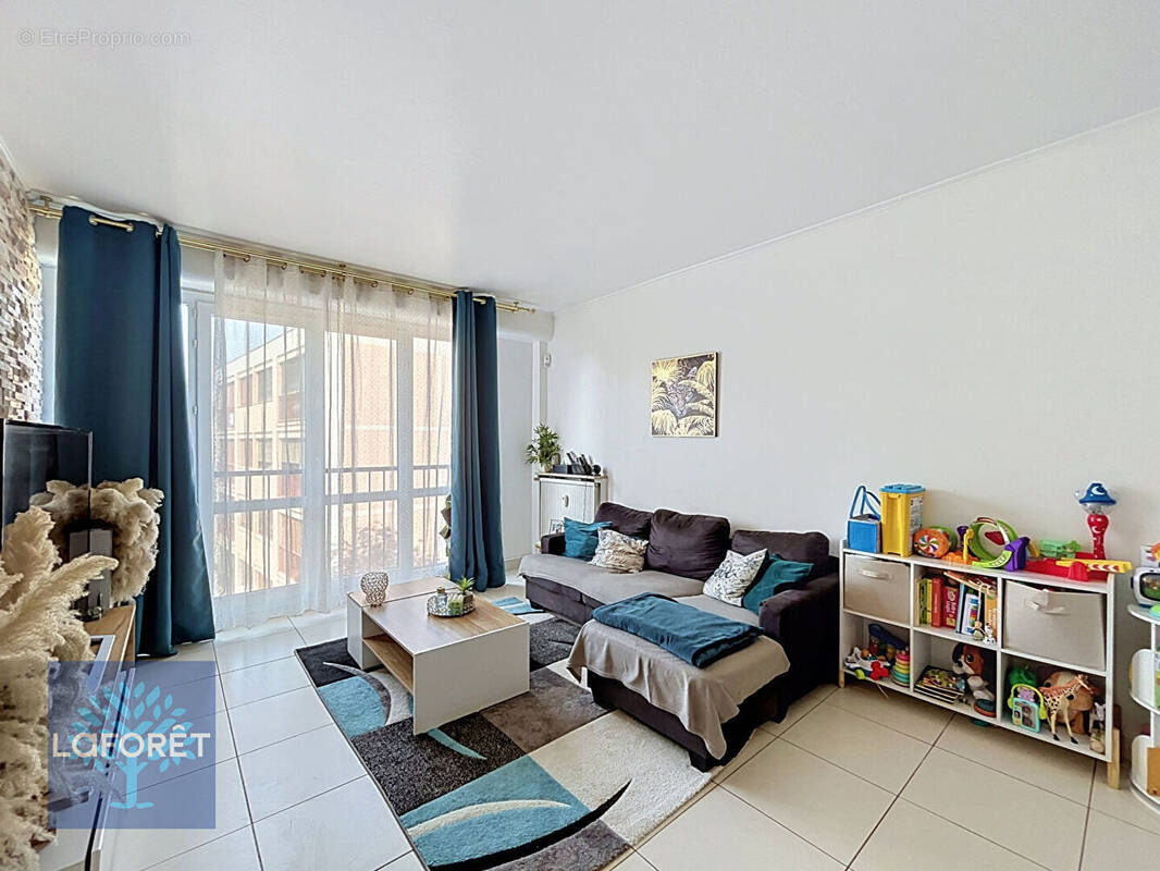 Appartement à CORBEIL-ESSONNES