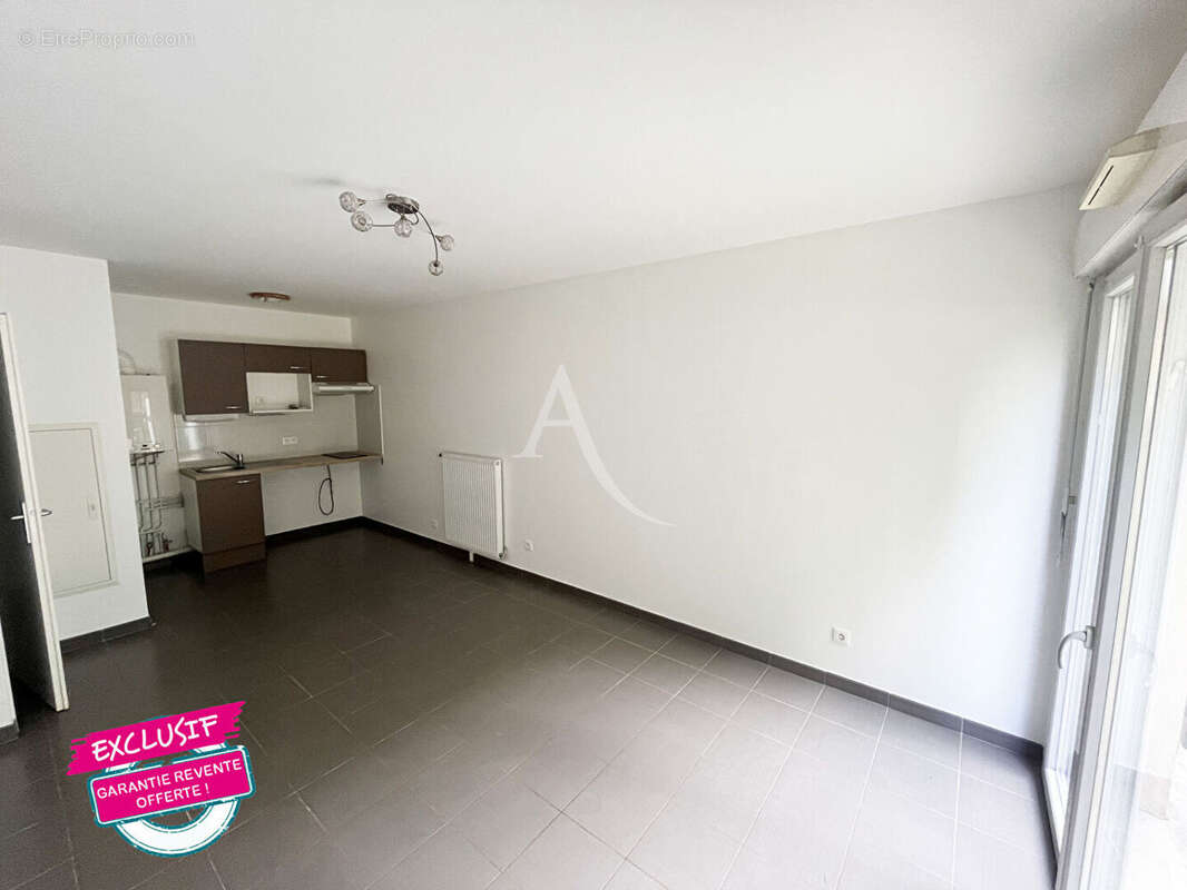 DOURDAN - Proche centre-ville, F2 avec jardin ! - photo 4