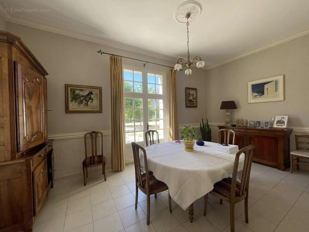 Maison à MONTREUIL-BELLAY