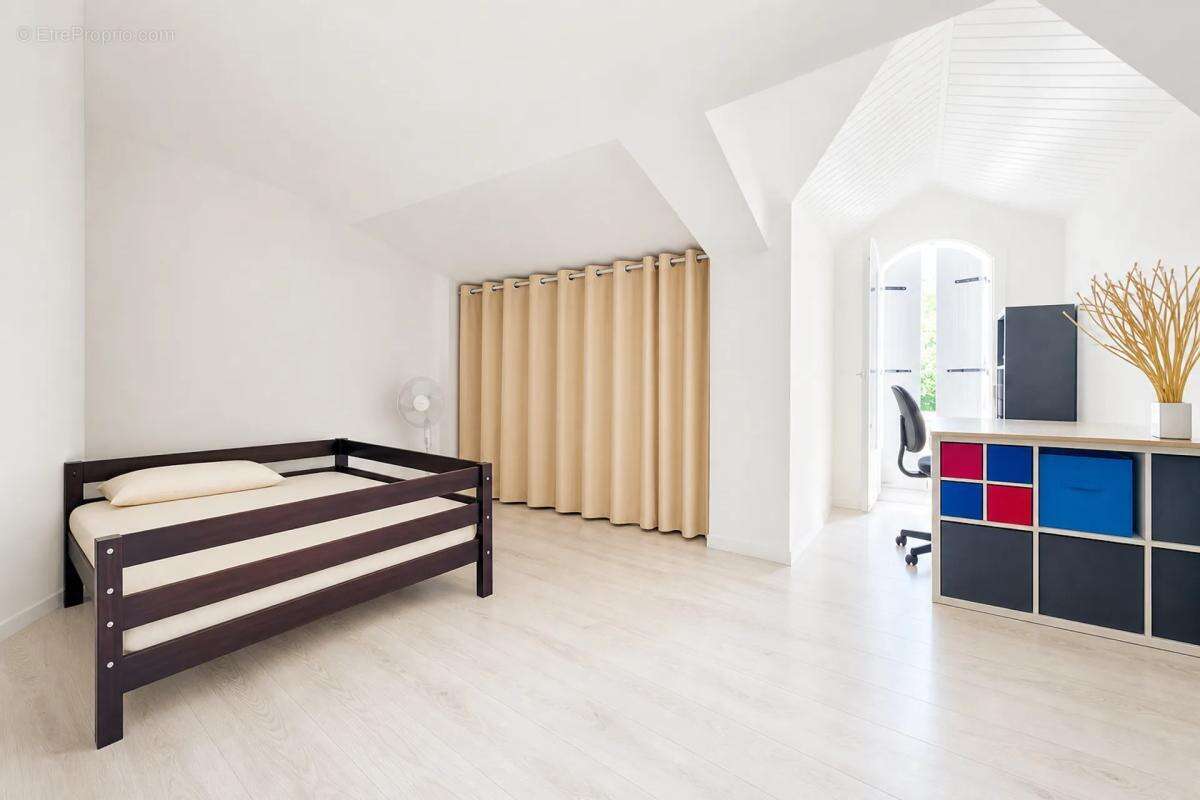 Maison de 11 pièces de 368 m² à Châteauneuf-sur-Isère - photo 13