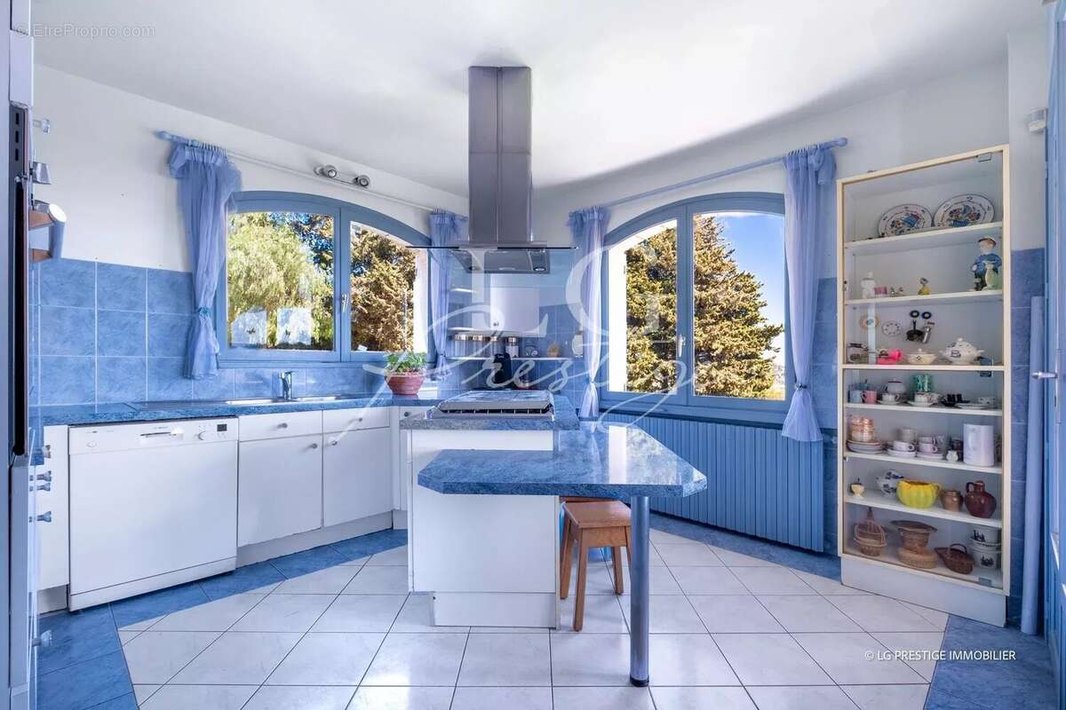 Maison à MANDELIEU-LA-NAPOULE