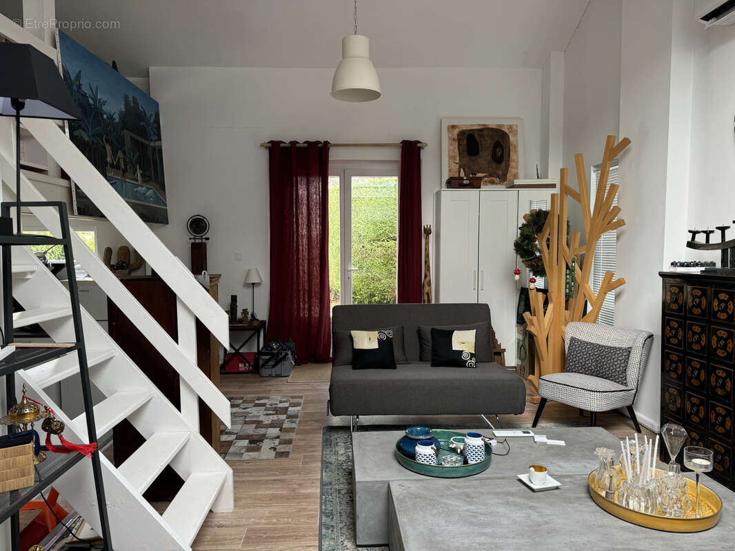 Maison à CHARBONNIERES-LES-BAINS