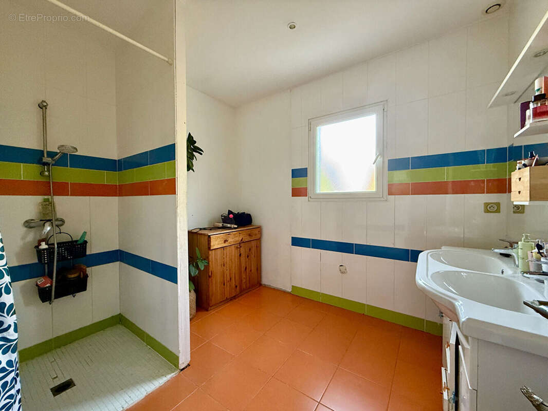 Maison à BAGNOLS-SUR-CEZE