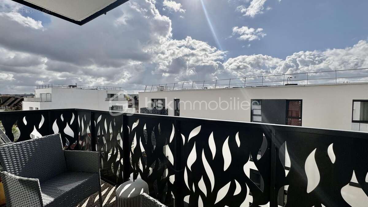 Appartement à LES PAVILLONS-SOUS-BOIS