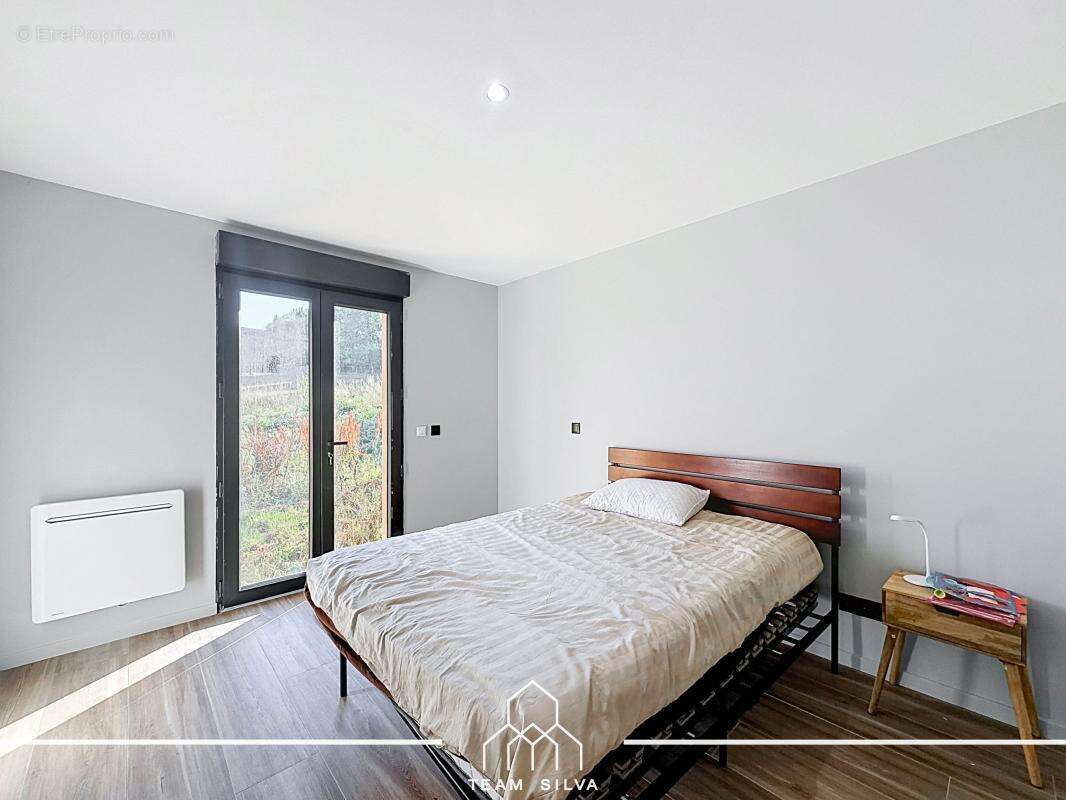 Maison 110 m² à Chambost-Longessaigne  - photo 9