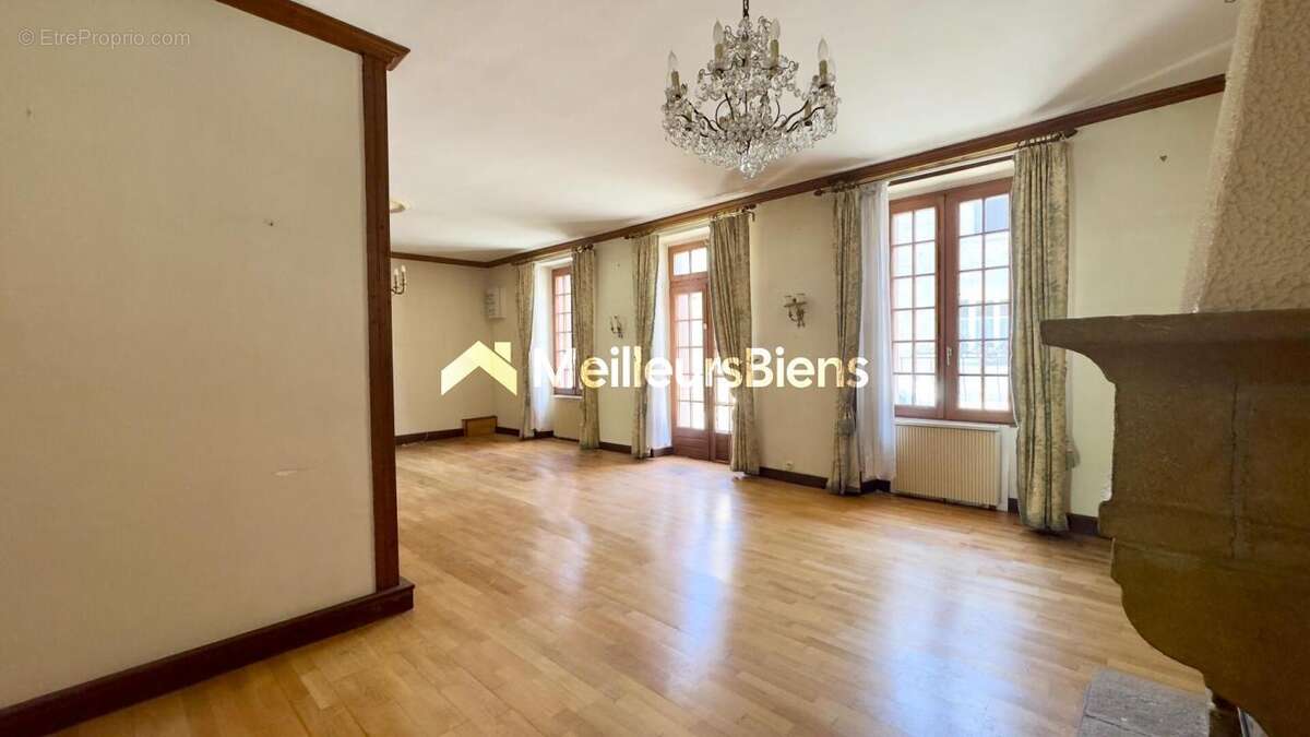 Maison à JUGON-LES-LACS