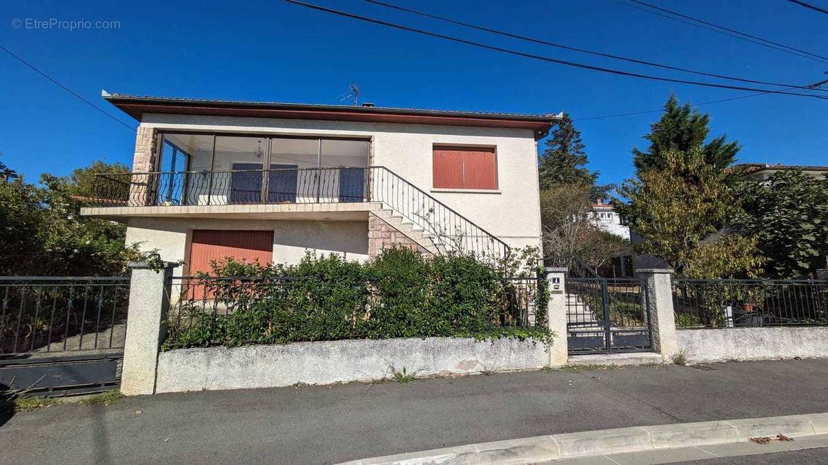 Façade - Maison à SAINT-GENIES-BELLEVUE