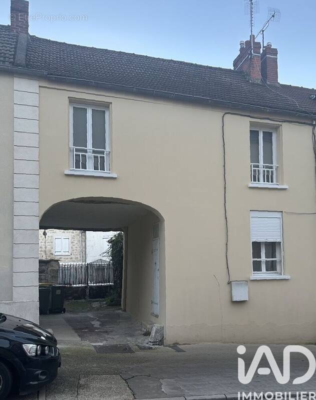 Photo 1 - Maison à JUZIERS