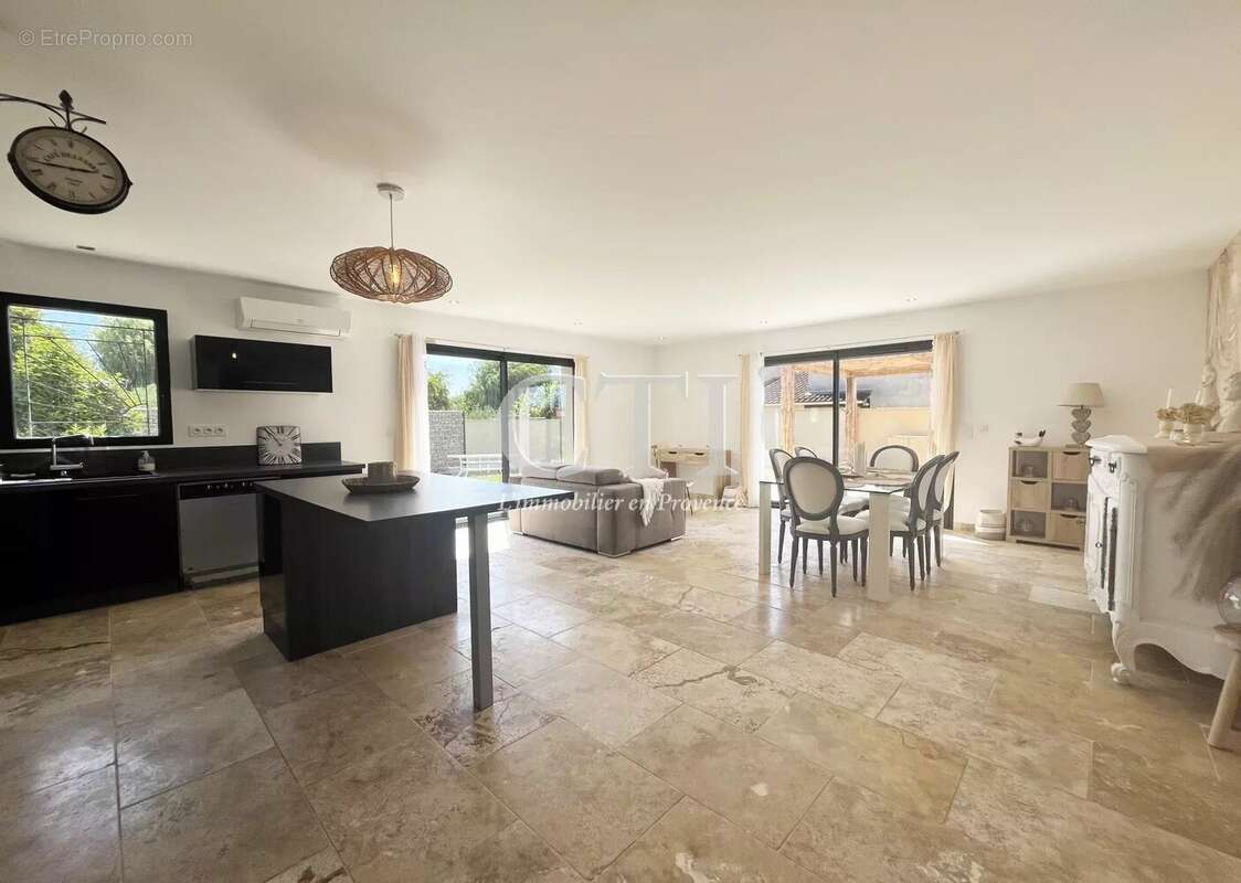 Maison à VAISON-LA-ROMAINE