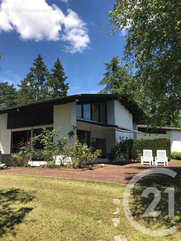 Maison à CHAMPNIERS