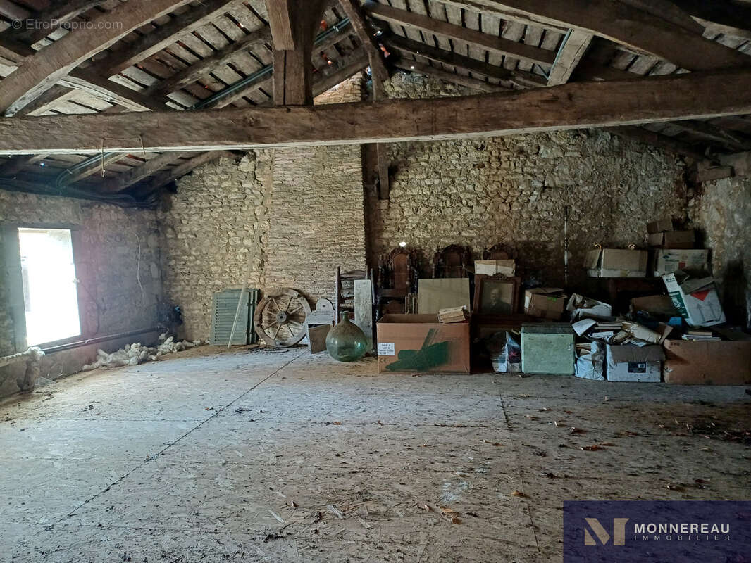 Maison à BAIGNES-SAINTE-RADEGONDE