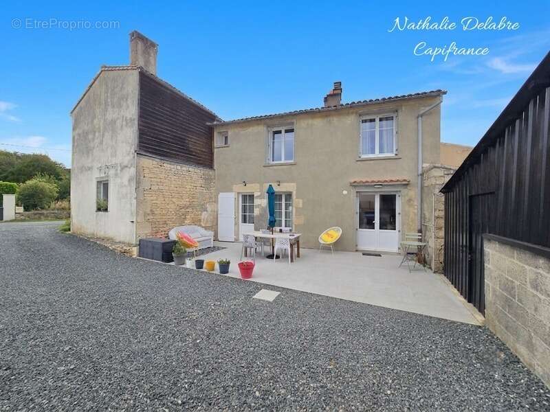 Maison à vendre 6 pièces LA CRECHE (79) - photo 2