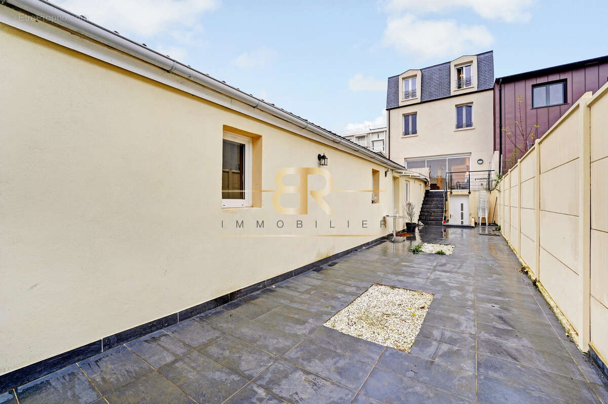 Maison à VILLEJUIF