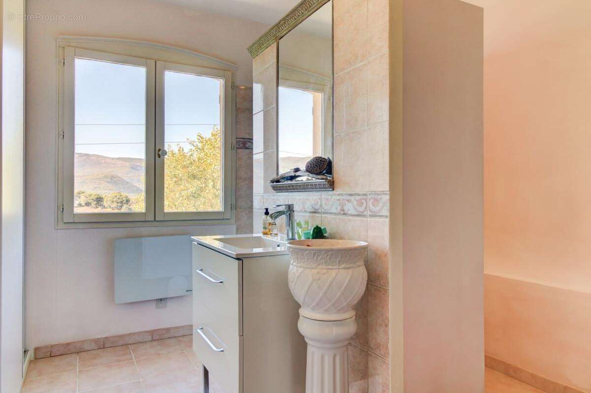 Maison à SAINT-MARTIN-DU-VAR