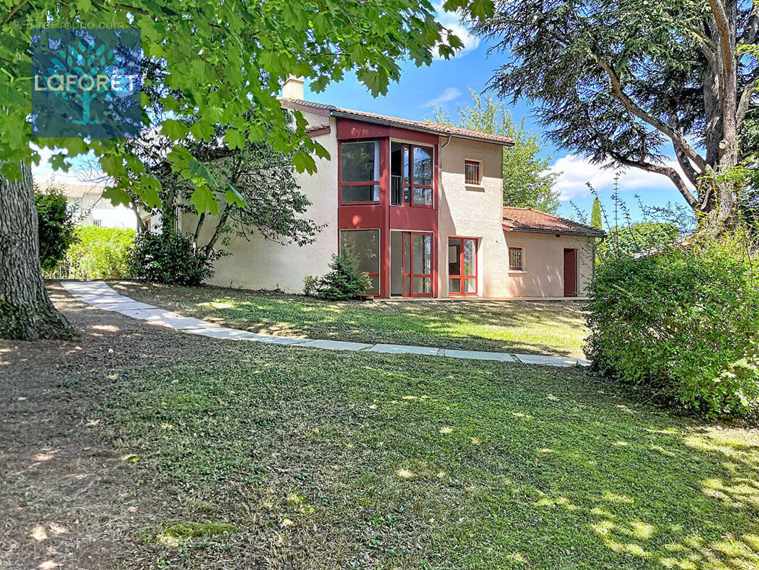 Maison à SAINT-GENIS-LAVAL